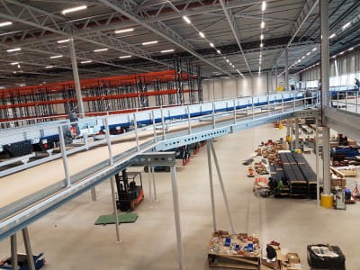 Levering og montering av mezzanin reolsystem.8
